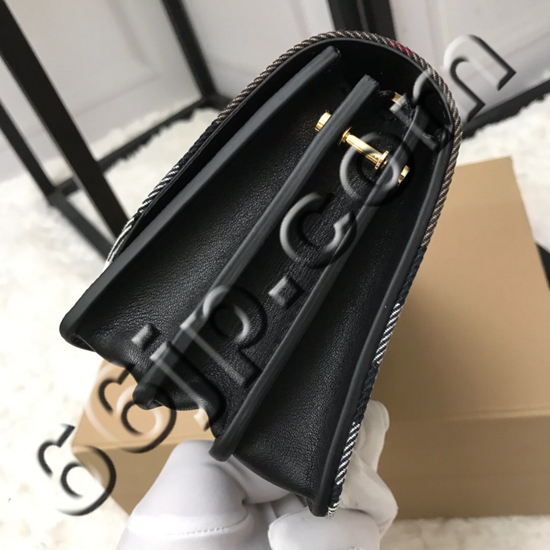 バーバリーバッグ角部分ディテール